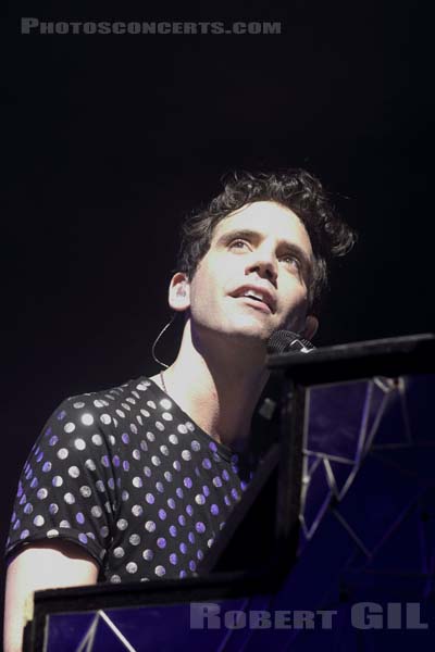 MIKA - 2015-07-18 - PARIS - Parvis de l'Hotel de Ville - 